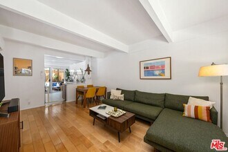 4040 Grand View Blvd in Los Angeles, CA - Foto de edificio - Building Photo