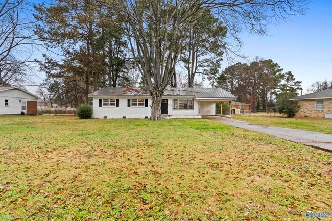 property at 3608 Northwest Crestmore Avenue