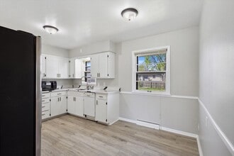 3124 65th Ave N in Minneapolis, MN - Building Photo - Building Photo