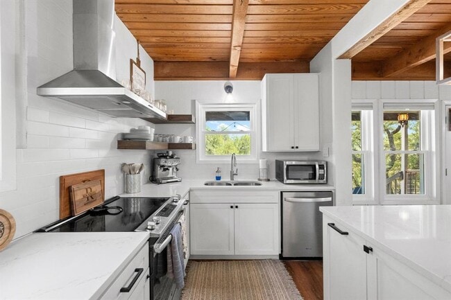 property at 650 Springlake Dr
