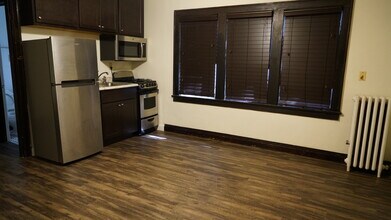 2086 Marshall Ave in St. Paul, MN - Building Photo - Building Photo