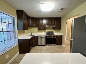 1033 Peakview Dr in Pensacola, FL - Building Photo - Building Photo