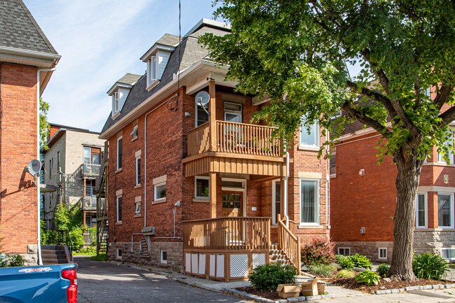 401 Daly Ave in Ottawa, ON - Building Photo - Building Photo