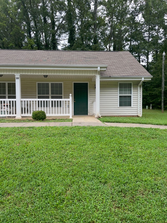 212 Samaritan Dr, Unit 207A
