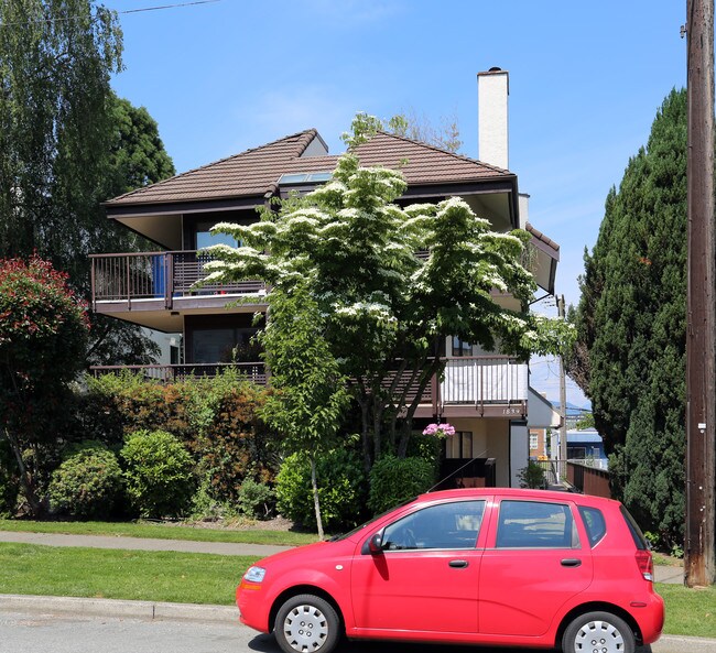 1839 W 5th Ave in Vancouver, BC - Building Photo - Primary Photo