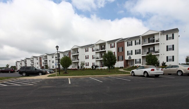 Apartments of WildeRidge in California, MD - Foto de edificio - Building Photo