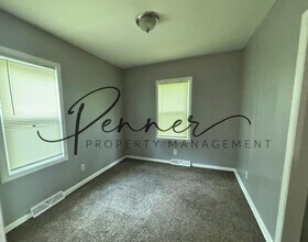 600 S Cedar Ave in Independence, MO - Building Photo - Building Photo