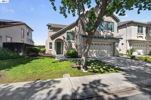 244 Balsam St in Pittsburg, CA - Building Photo