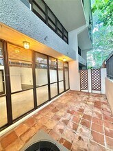 2666 Tigertail Ave in Miami, FL - Foto de edificio - Building Photo