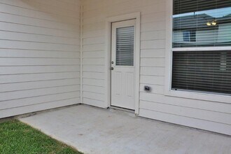 12335 Dona Lane in Houston, TX - Building Photo - Building Photo