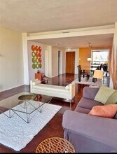 4501 Lindell Blvd in St. Louis, MO - Building Photo - Building Photo