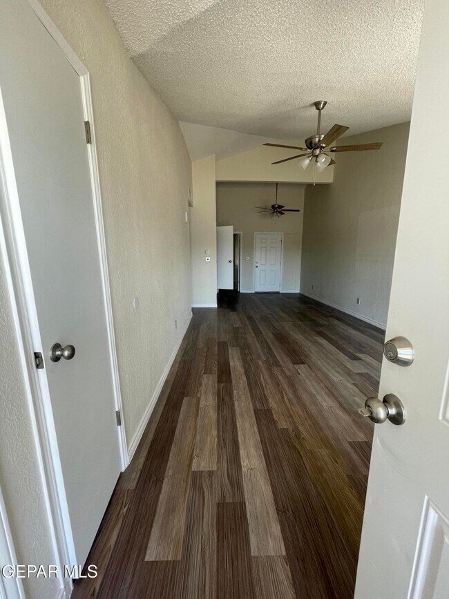 845 Montera Rd in El Paso, TX - Building Photo - Building Photo