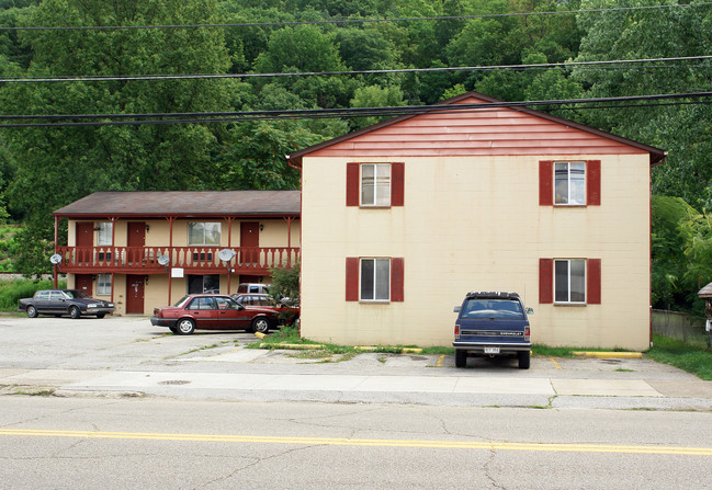 401 Main Ave in Nitro, WV - Building Photo - Building Photo