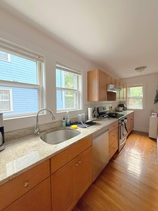 17 Milton St, Unit 1 in Cambridge, MA - Building Photo - Building Photo