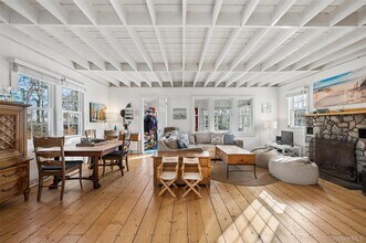 6 Private Rd in Southampton, NY - Building Photo - Building Photo