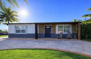 2671 NW 87th Ln in Sunrise, FL - Building Photo