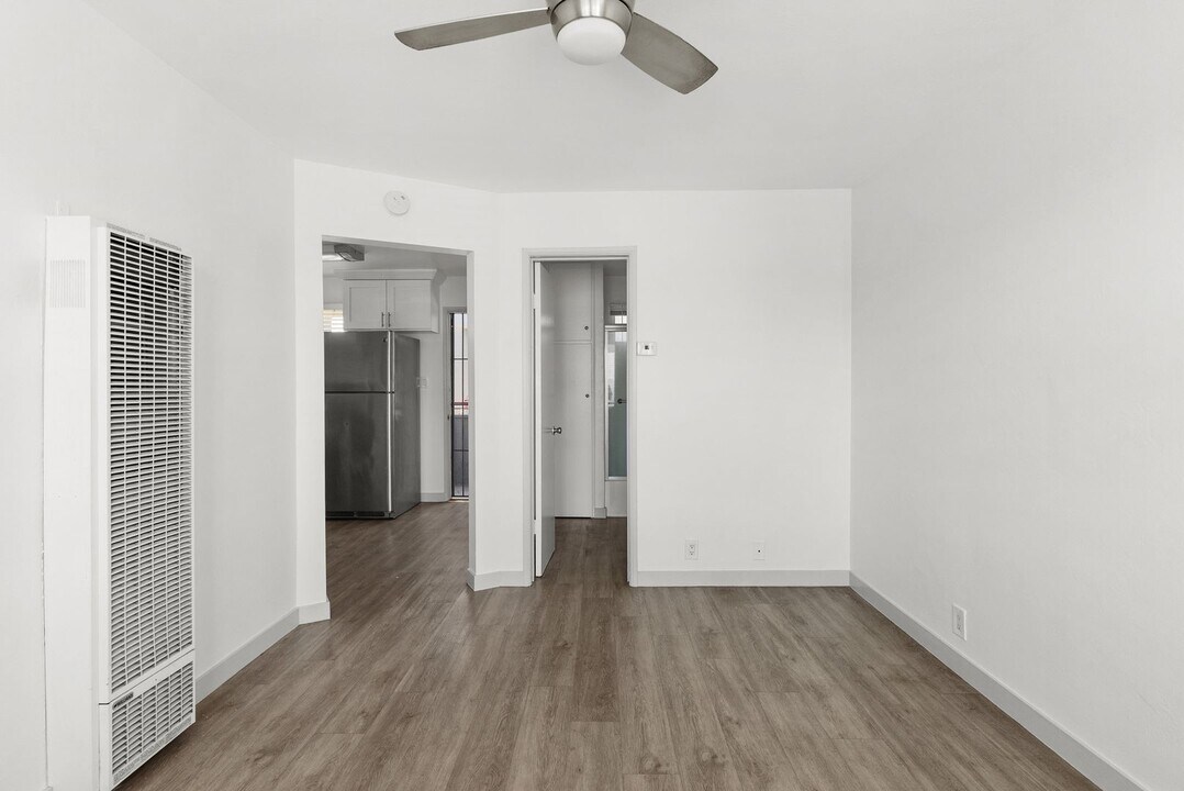 727 Olive Ave in Long Beach, CA - Building Photo