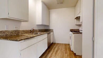 3650 Garnet St, Unit 2 in Torrance, CA - Foto de edificio - Building Photo