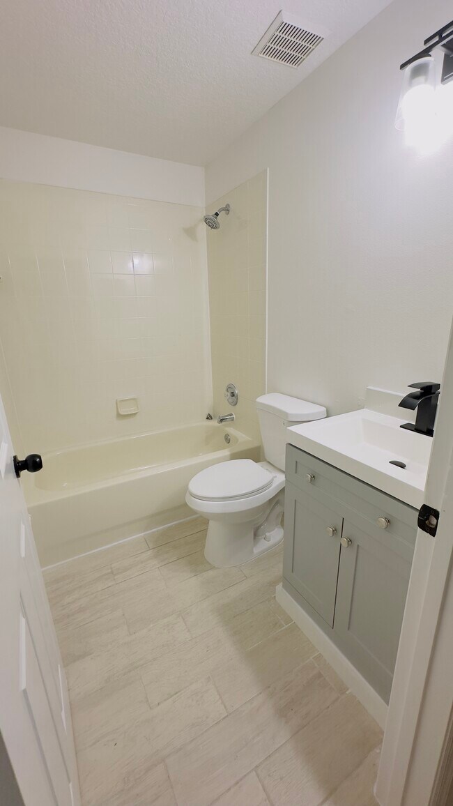2104 Cole Trail in Kissimmee, FL - Building Photo - Building Photo