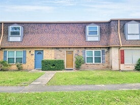 9303 Hammerly Blvd in Houston, TX - Building Photo