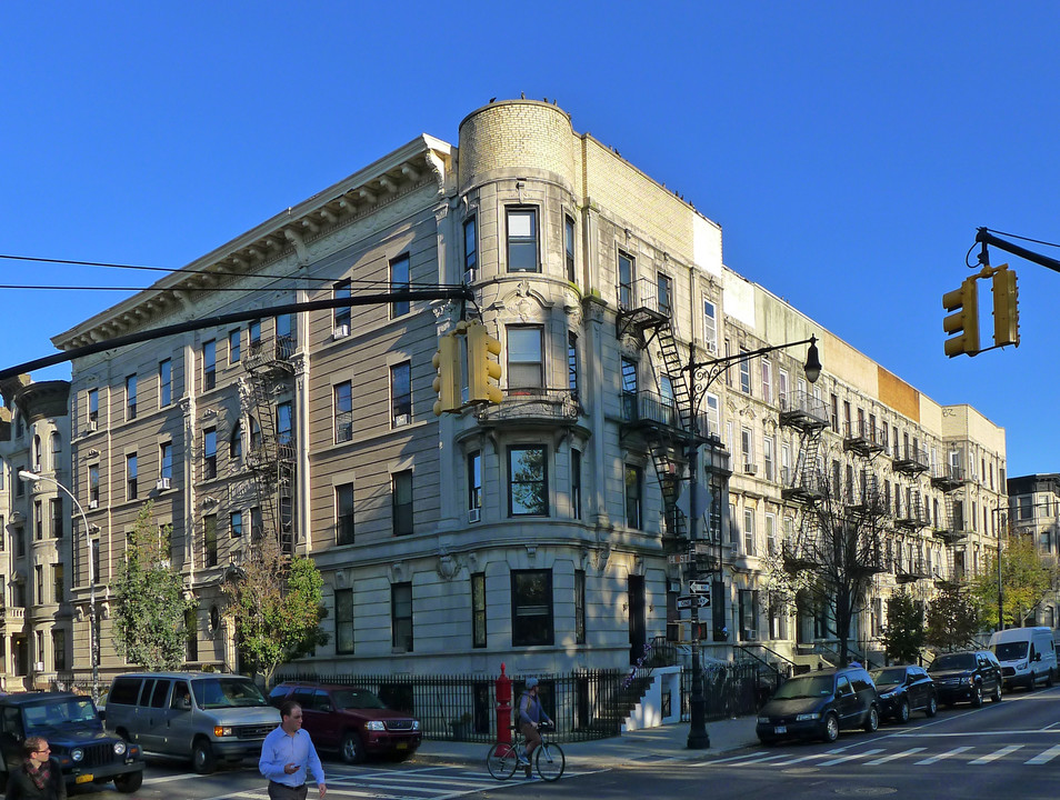 182 Prospect Park West in Brooklyn, NY - Building Photo