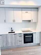 1 Quarrington Lane in North York, ON - Building Photo - Building Photo