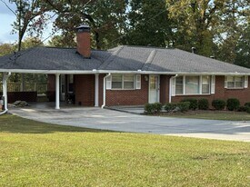 3820 Orchard Rd SE in Smyrna, GA - Building Photo