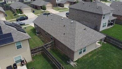 1602 Blue Jay Dr in Ennis, TX - Building Photo - Building Photo