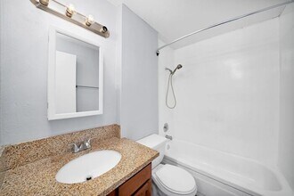 13455 SE Oatfield Rd in Oak Grove, OR - Building Photo - Building Photo