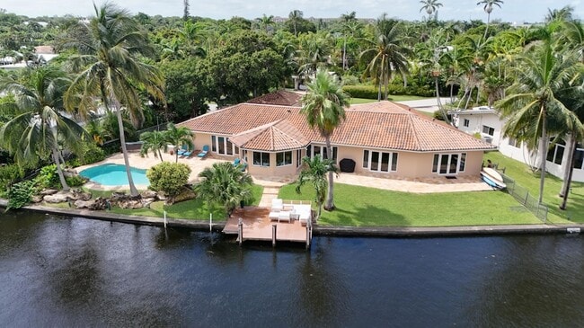 property at 1925 Coral Gardens Dr