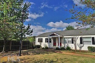 1549 Stone Gate Ln SE in Atlanta, GA - Building Photo