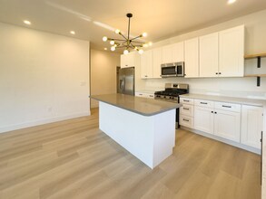 3013 1/2 Somerset Dr in Los Angeles, CA - Building Photo - Building Photo