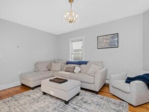 63 Marshfield St, Unit 3 in Boston, MA - Building Photo - Building Photo