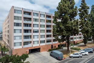 Lafayette Park Towers Condominiums in Los Angeles, CA - Building Photo