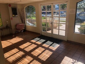 1601 Venice Blvd, Unit 107 in Los Angeles, CA - Building Photo - Building Photo
