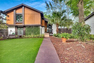 1610 W Sandpiper Cir in Pembroke Pines, FL - Building Photo