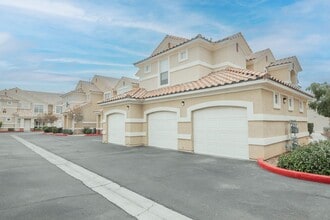 5855 Valley Dr in North Las Vegas, NV - Building Photo - Building Photo