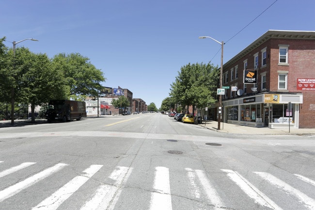 1279 Elm St in Manchester, NH - Building Photo - Other