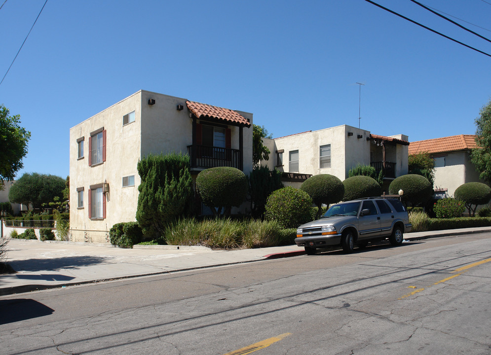 4424 Parks Ave in La Mesa, CA - Building Photo