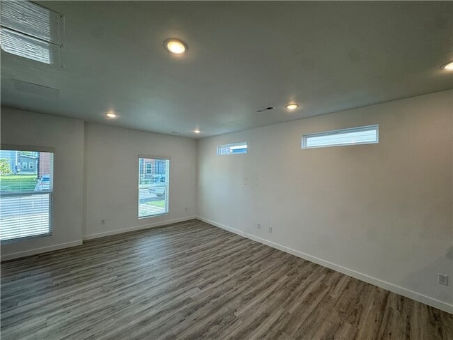 910 Massachusetts Ave in Bentonville, AR - Building Photo - Building Photo