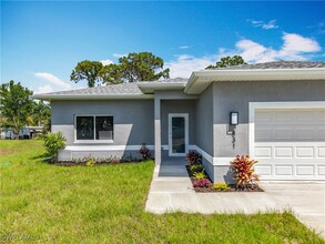831 Wabash St in Lehigh Acres, FL - Building Photo - Building Photo