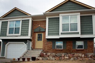 523 W Hackberry St in Louisville, CO - Building Photo