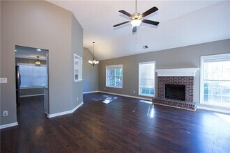 413 Vista Way in Loganville, GA - Building Photo - Building Photo