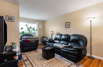 14030 Kalmar Rd in Surrey, BC - Building Photo - Building Photo