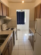 3044 Sandwich St. in Windsor, ON - Building Photo - Building Photo