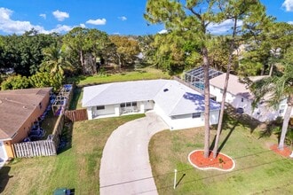 2252 SE Wald St in Port St. Lucie, FL - Building Photo - Building Photo