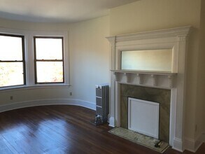 1489 Beacon St, Unit 1 in Brookline, MA - Foto de edificio - Building Photo