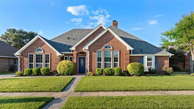 2508 Fox Glenn Cir in Bedford, TX - Building Photo