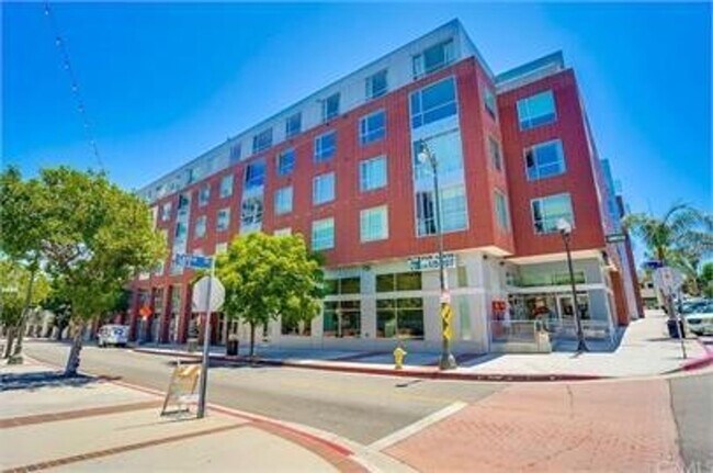 property at 285 W 6th St