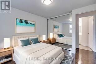 7555 Goreway Dr in Mississauga, ON - Building Photo